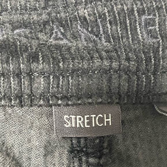 American Eagle Women’s Black Corduroy Cargo Pants Size 6 Regular - Picture 12 of 14